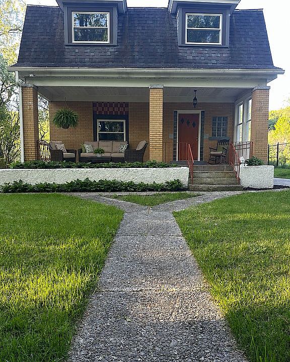 1st image of 967 McCormick Ln