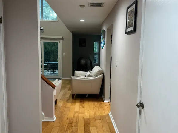 88 Village Cir, Bridgewater, NJ 08807