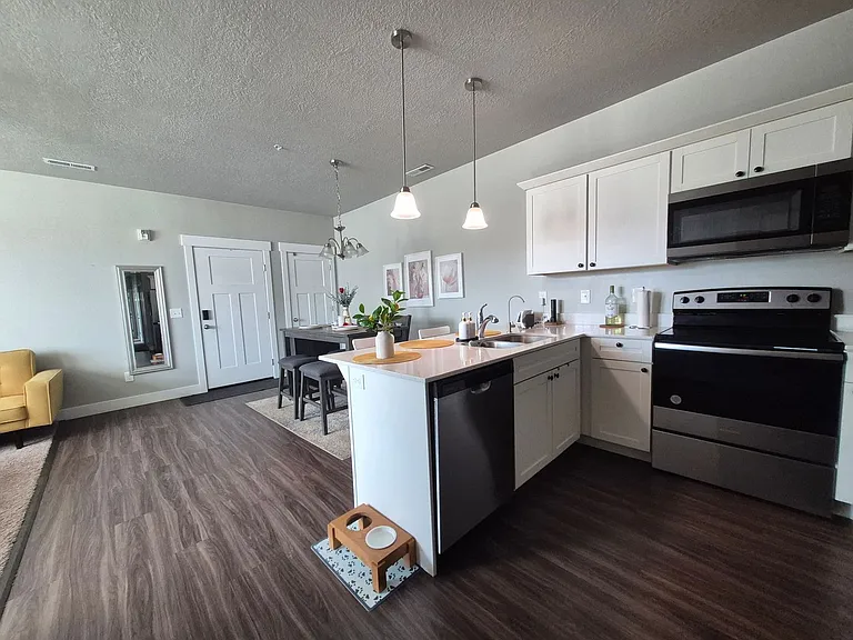 4683 W Sylvie Ct #202 — Photo 7