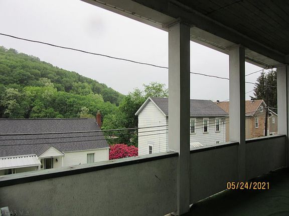 5th image of 402 Lunen St