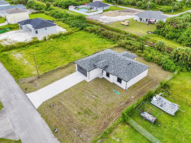 727 Cane St E — Photo 5