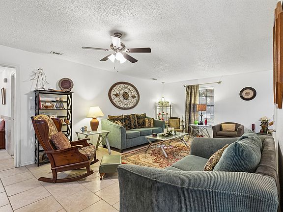 4th image of 1317 Trinity View St