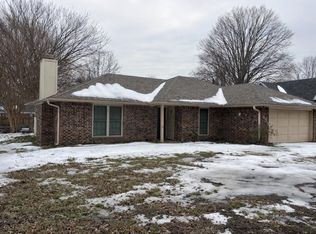 895 Autumn Woods Dr E, Southaven, MS 38671