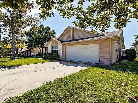 3rd image of 18603 White Pine Cir
