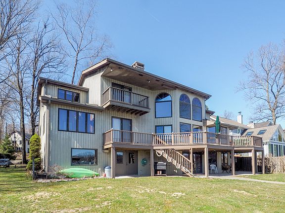 14860 Lakeshore, Vandalia (102 of 64)