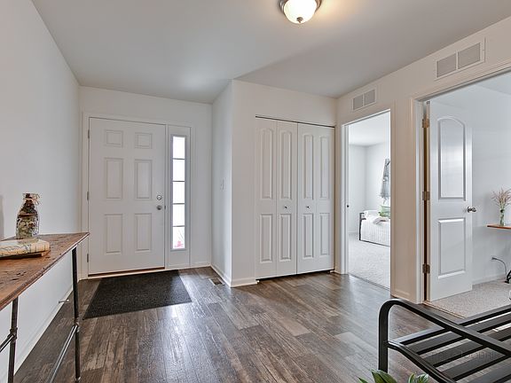 3rd image of 860 Timber Lake Dr