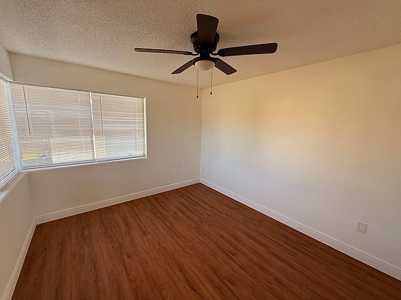 3rd image of 546 17th Ave S #1