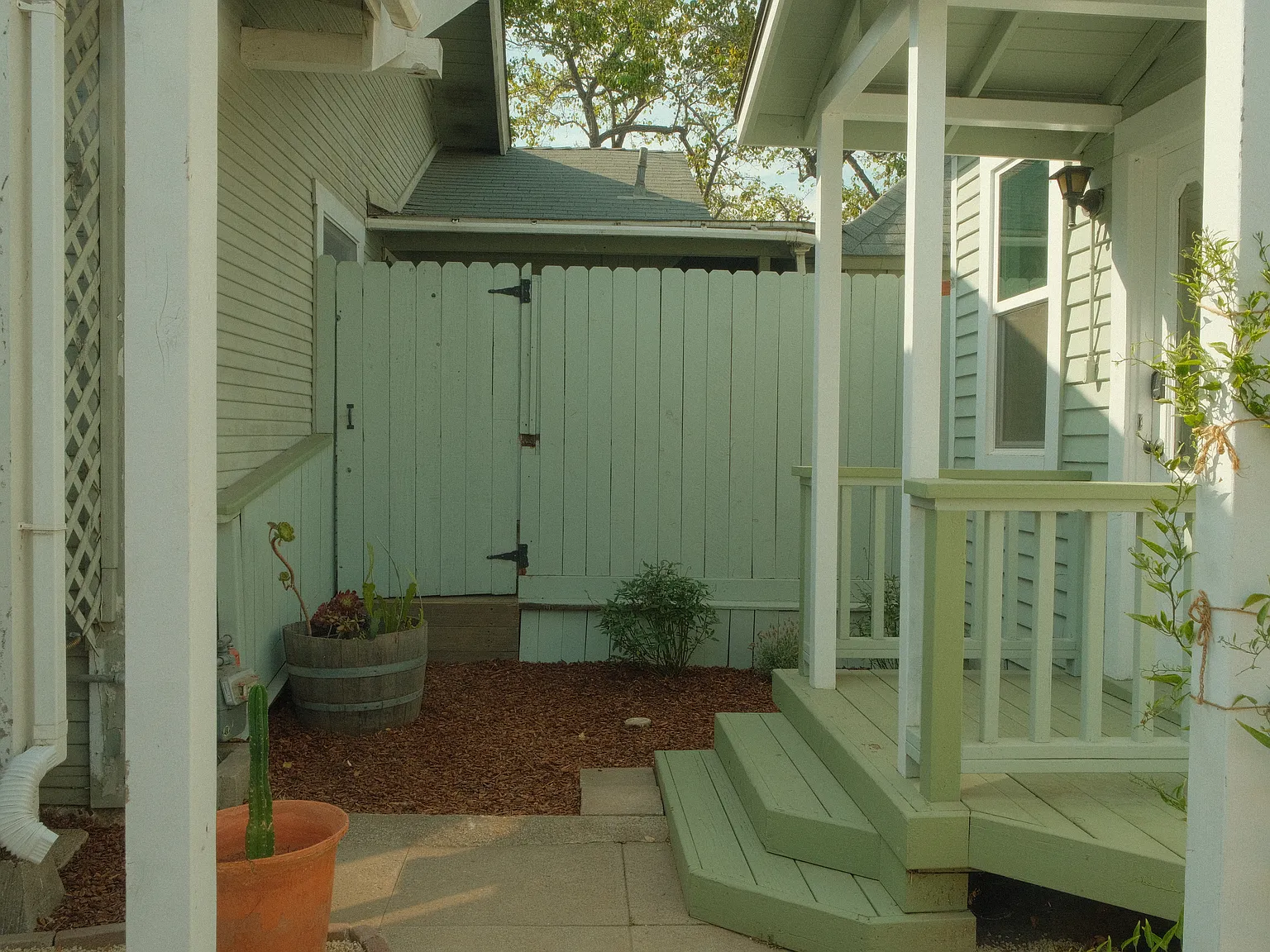 De La Vina St, Santa Barbara — Photo 3