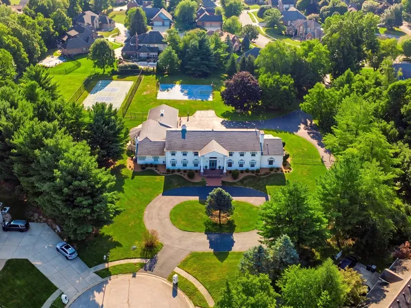 27 Forrests Edge Ct, Indianapolis, IN 46227