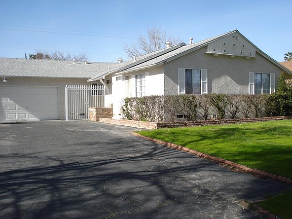 2nd image of 734 Dallas Ave