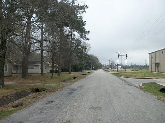 3rd image of 325 Eldridge Dr