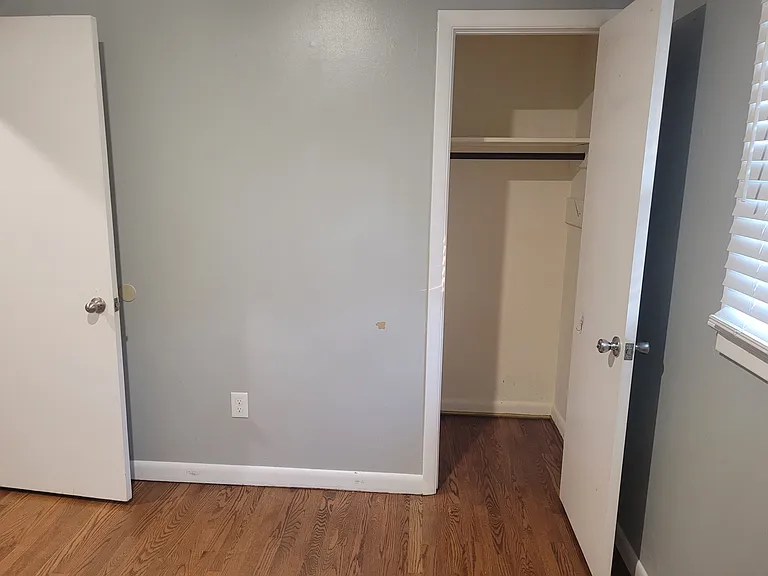 111 Mayor Ave — Photo 13