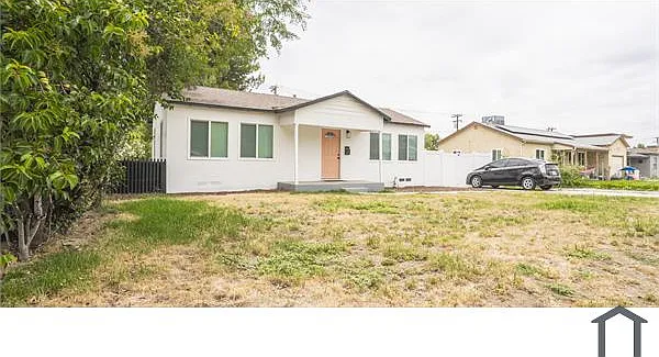 4555 Acacia Ave — Photo 2