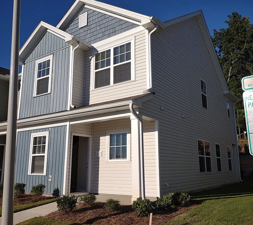 112 Chandler Ct