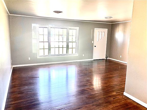 picture from dining to livin