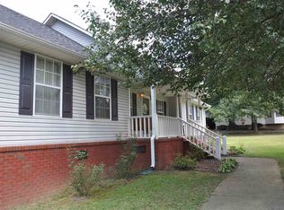 531 Fairway Cir NW, Arab, AL 35016