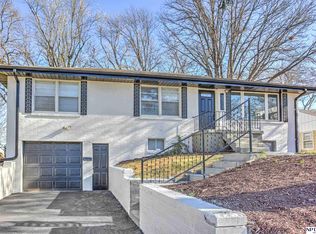 4676 Frederick St, Omaha, NE 68106