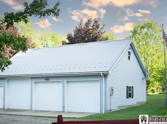 4th image of 96 Coleman Rd