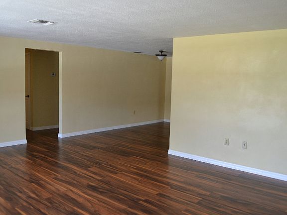 4th image of 3481 Ike Ave
