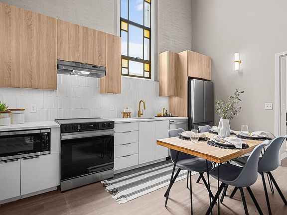 4th image of 160 S University St #202