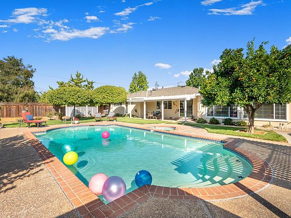 4th image of 765 Roble Dr