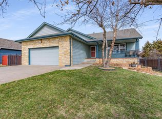 1830 E Glen Hills Dr, Derby, KS 67037
