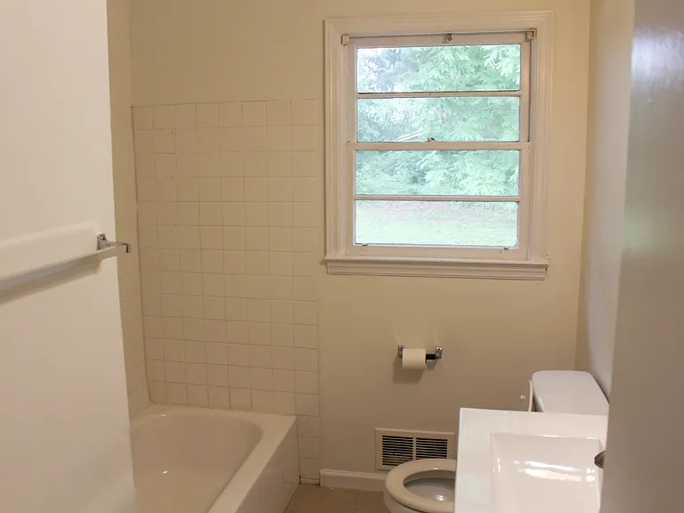 1540 Rosewood Cir — Photo 4
