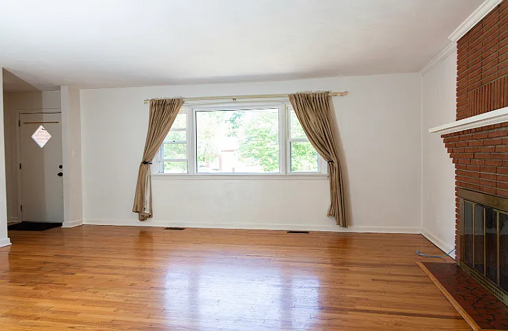 323 Shoreline Dr — Photo 4
