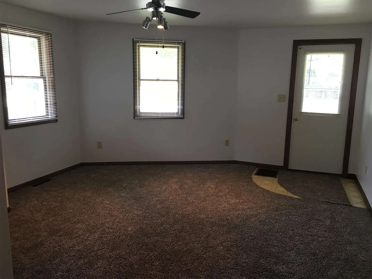 345 / 214 W First St - 1 — Photo 1