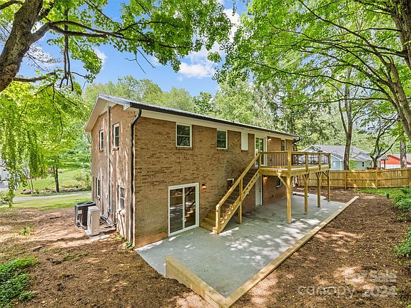 5th image of 50 Mountain Laurel Ln