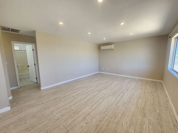 3rd image of 74025 Gorgonio Dr