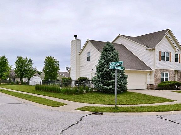 2nd image of 404 E Quail Wood Ln
