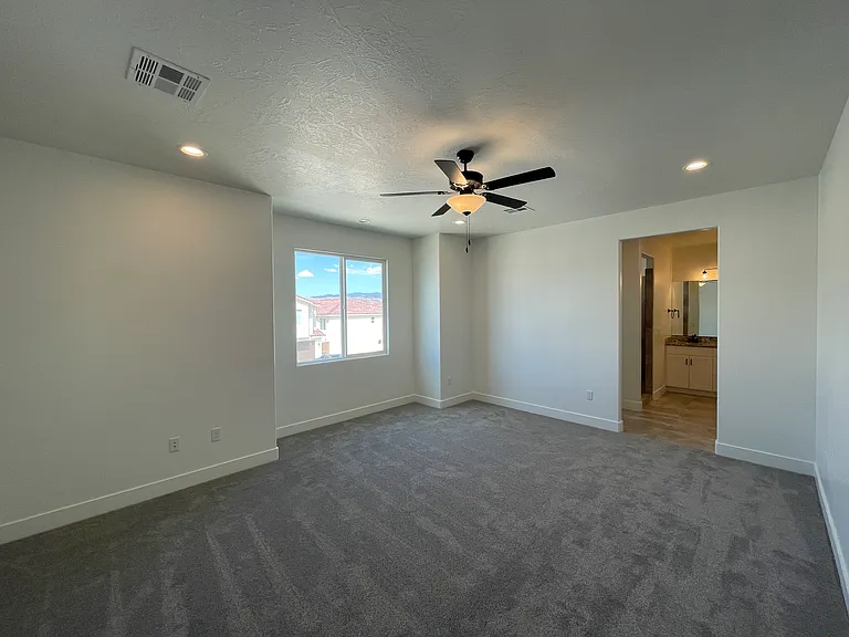 258 N 2470 W — Photo 3