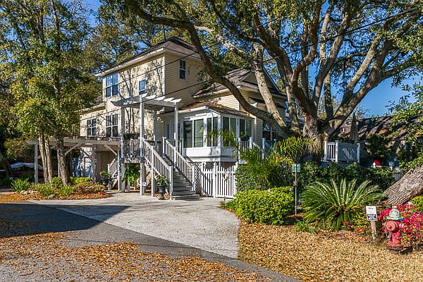 1st image of 501 Sea Breeze Dr