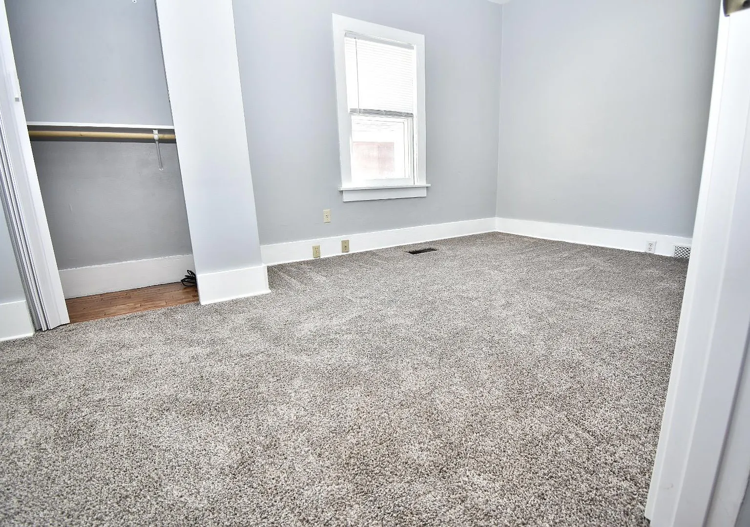 3 bed, $1,275 — Photo 2