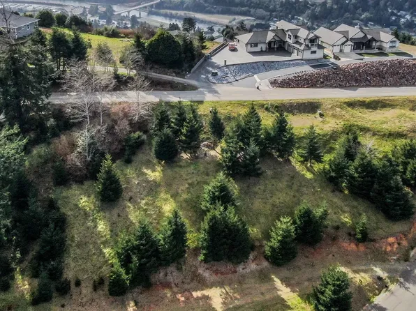 98034 Crown Terrace Rd, Brookings, OR 97415