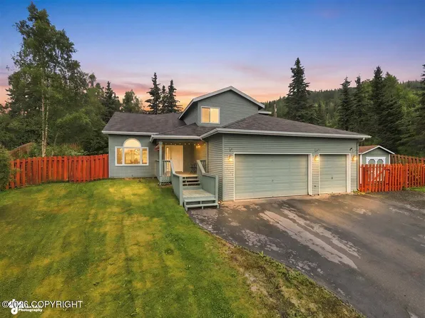10948 Crest View Ln, Eagle River, AK 99577