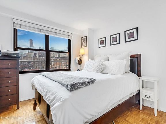 3rd image of 7 E 14th St APT 17M