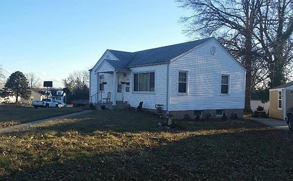 2nd image of 1909 Overland Dr