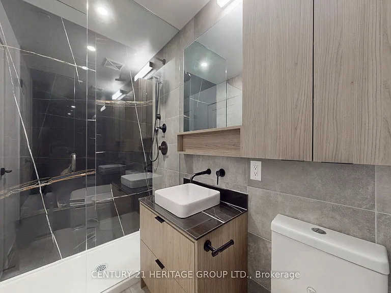 8888 Yonge St #103-L/W — Photo 23