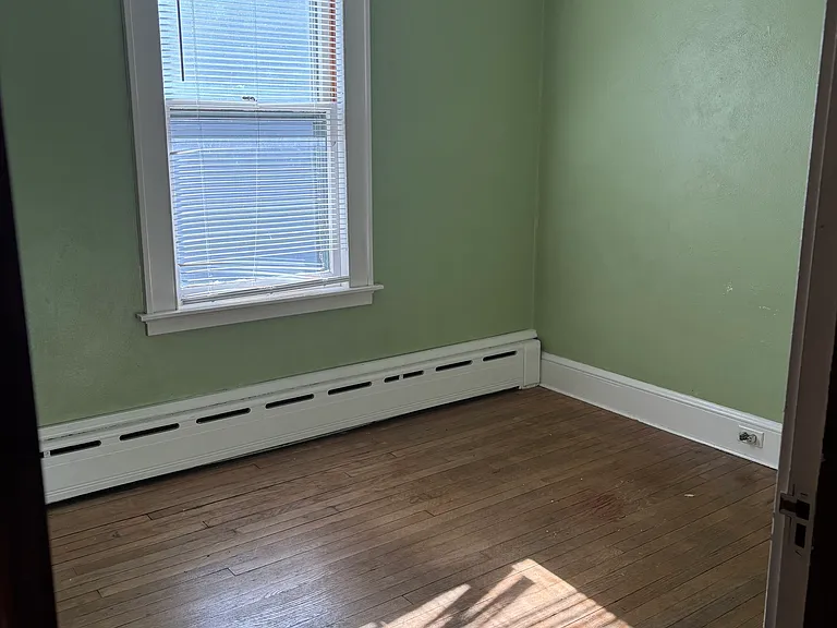 74 Roosevelt Ave — Photo 5