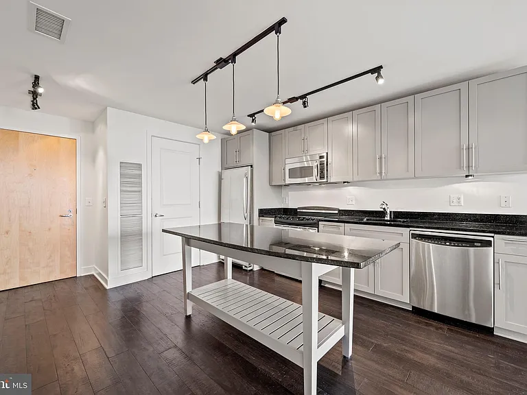 2125 14th St NW #702 — Photo 5