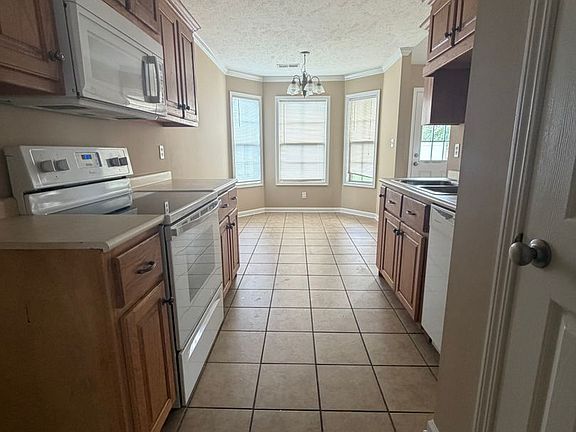 3rd image of 41 Cedarbrook Pl