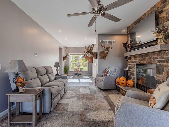 4th image of 17088 Fawn River Rd