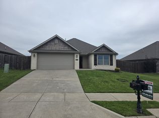 1100 Gardenia St, Centerton, AR 72719