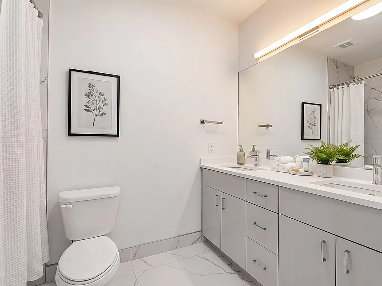 290 Griffith St #2 — Photo 6