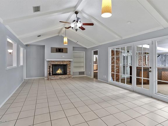3rd image of 4394 Charter Point Blvd