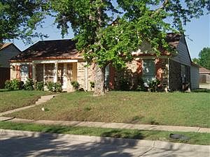 1st image of 736 Sewell Dr