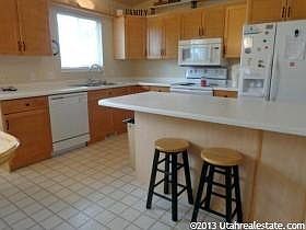 3rd image of 815 W 1110 S