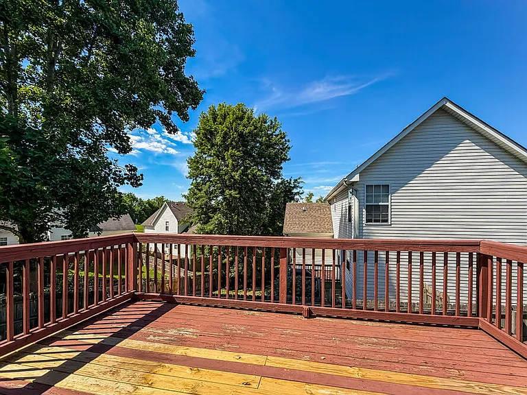 100 Homestead Ln — Photo 17